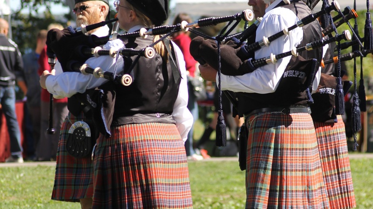 bagpipes-329440_1280